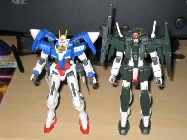 Cherudim Gundam and 00 Gundam 2